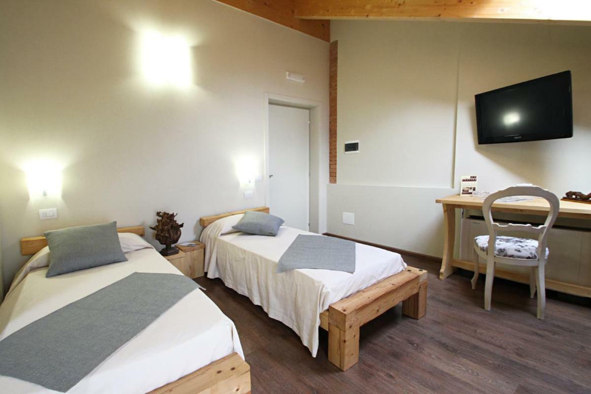 All'Albaro Agriturismo Salizzole Buitenkant foto